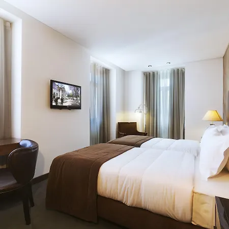 Hotel Carmo 4*