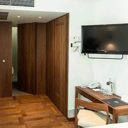里斯本卡尔莫酒店