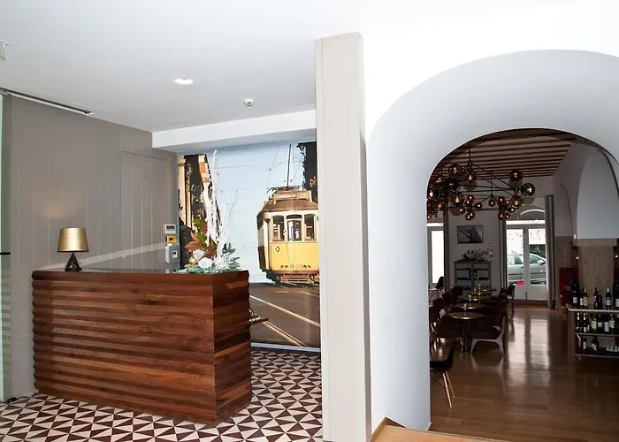 Отель Carmo Лиссабон