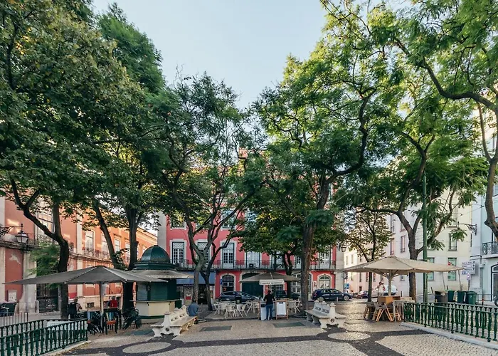 リスボア カルモ 4*