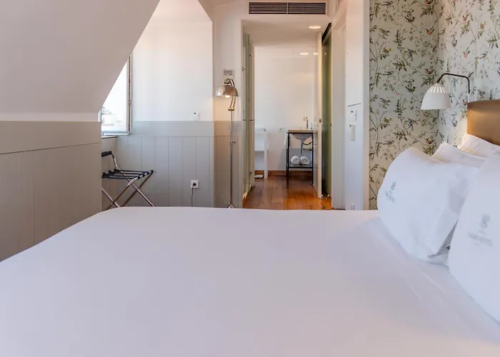 ホテル リスボア カルモ