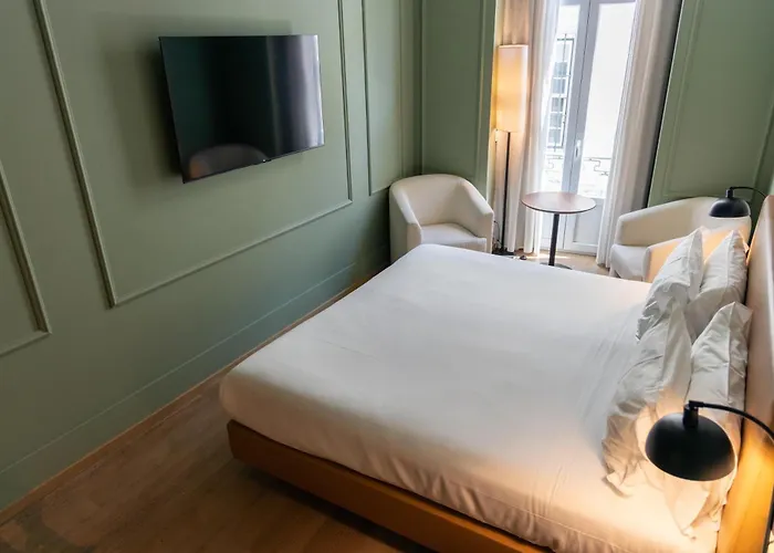 リスボア カルモ 4*